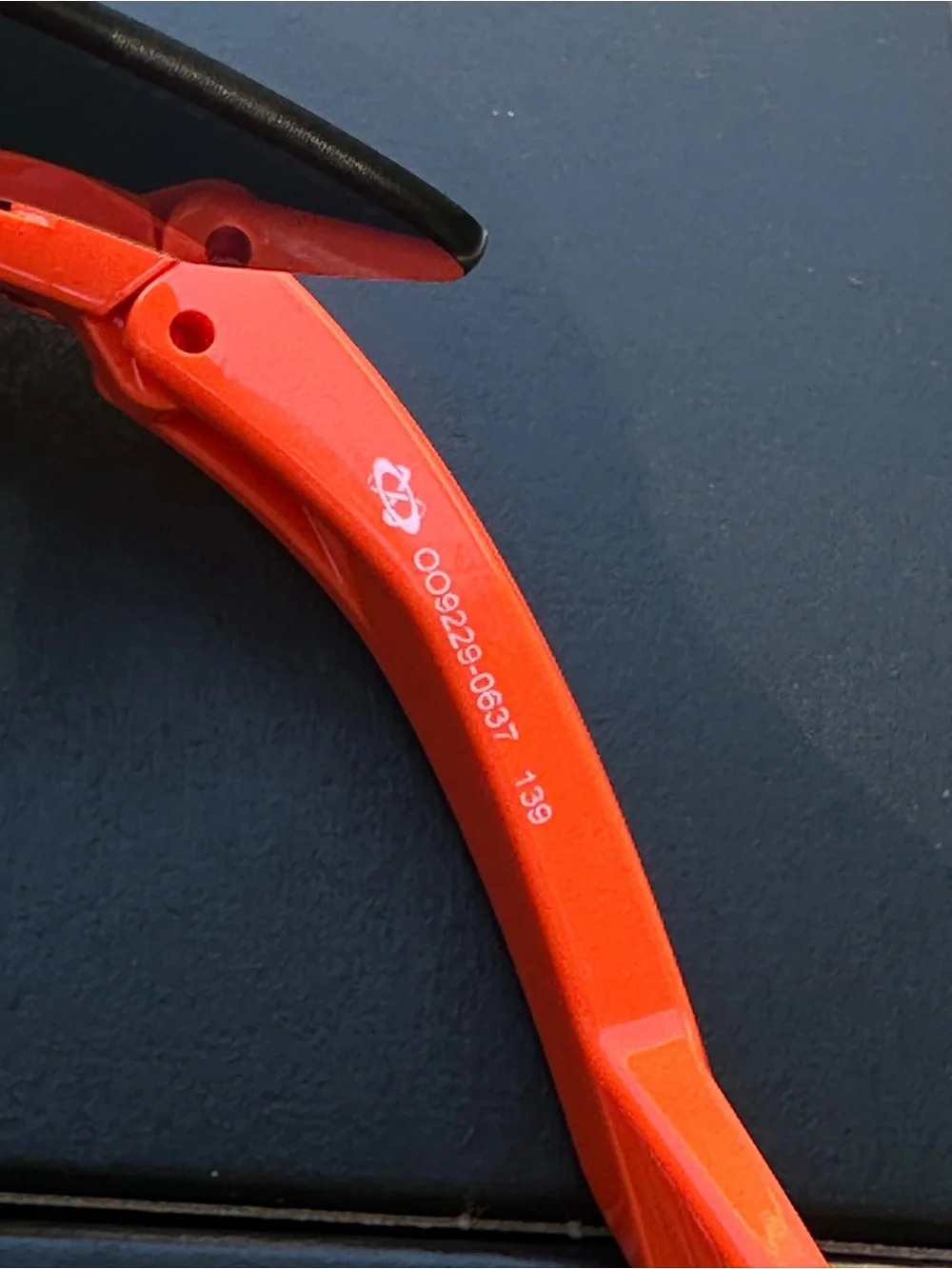 Oakley Hydra Neon Orange Frame Prizm Sapphire Lenses New Authentic OO9229 06-37